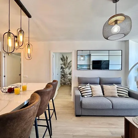 Torres De Yomely - Y4b بلايا ذي لاس أميريكاس